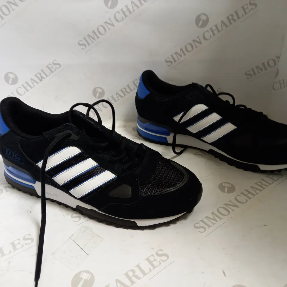 ADIDAS ZX750 BLACK/BLUE TRAINER IN SIZE UK 11 