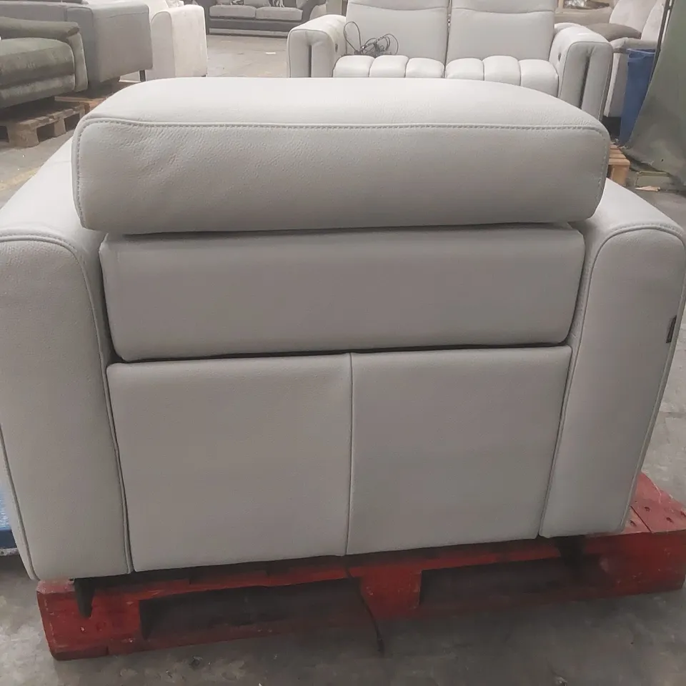 QUALITY DESIGNER ITALIAN MADE LEATHER UPHOLSTERED GIORGIO SCALE DOWN ARMCHAIR
