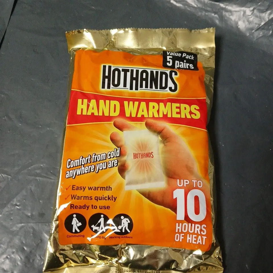 APPROXIMATELY 15 ASSORTED HOUSEHOLD ITEMS INCLUDING HAND WARMERS , COASTERS AND PORTABLE SEALING MACHINE 