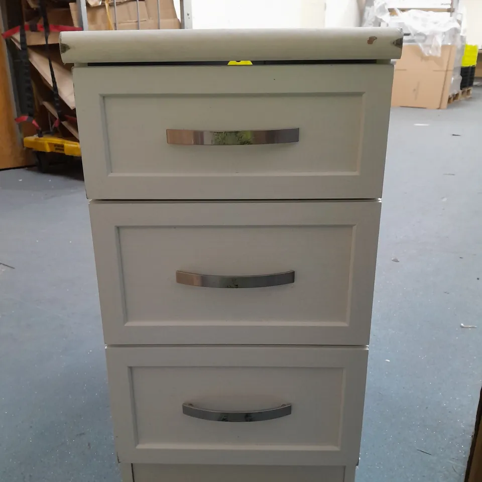 CAMBERLEY 3 DRAWER GRADUATED BEDSIDE CHEST - COLLECTION ONLY