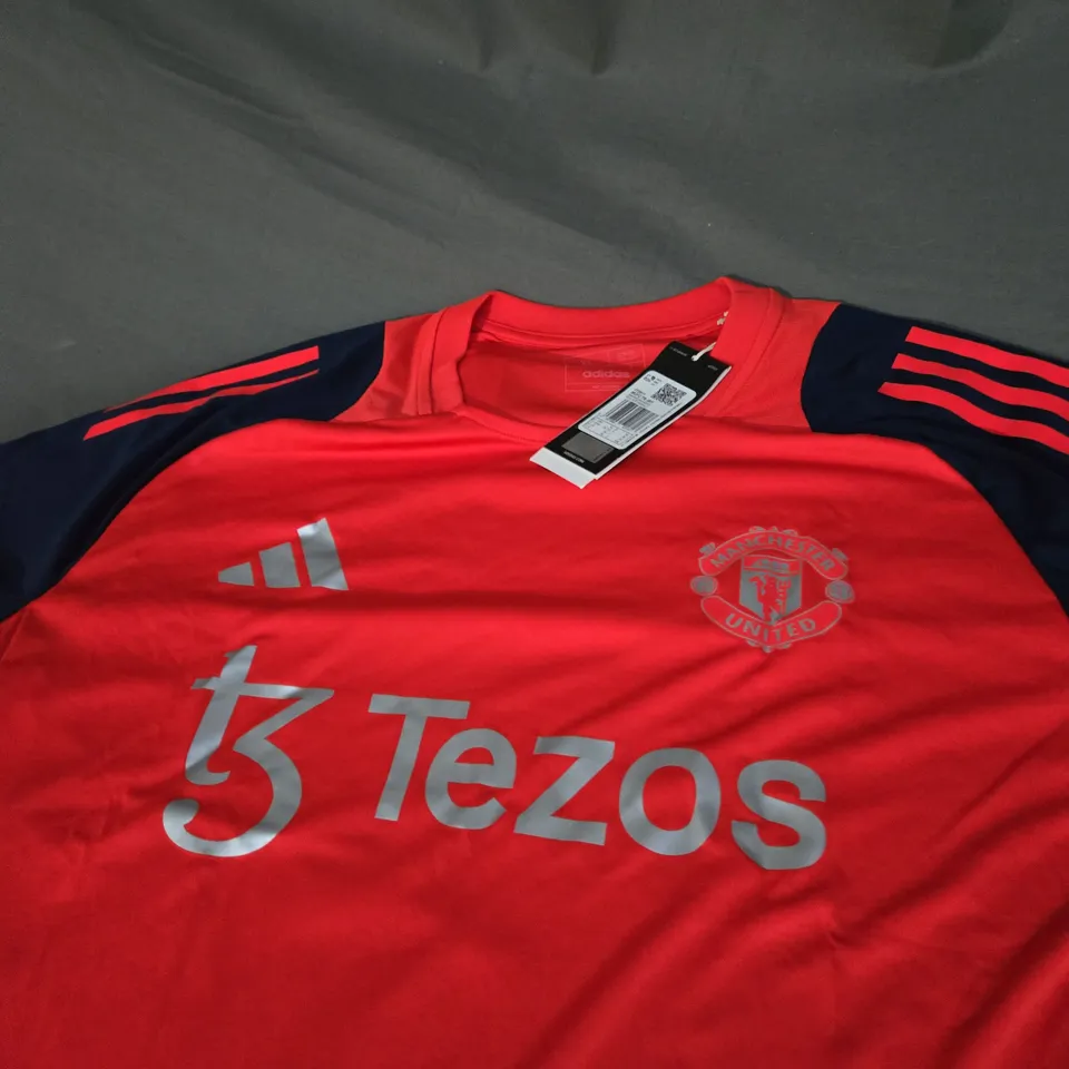 MANCHESTER UNITED FC TRAINING TOP SIZE XL