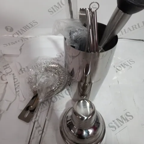 COCKTAIL SHAKER