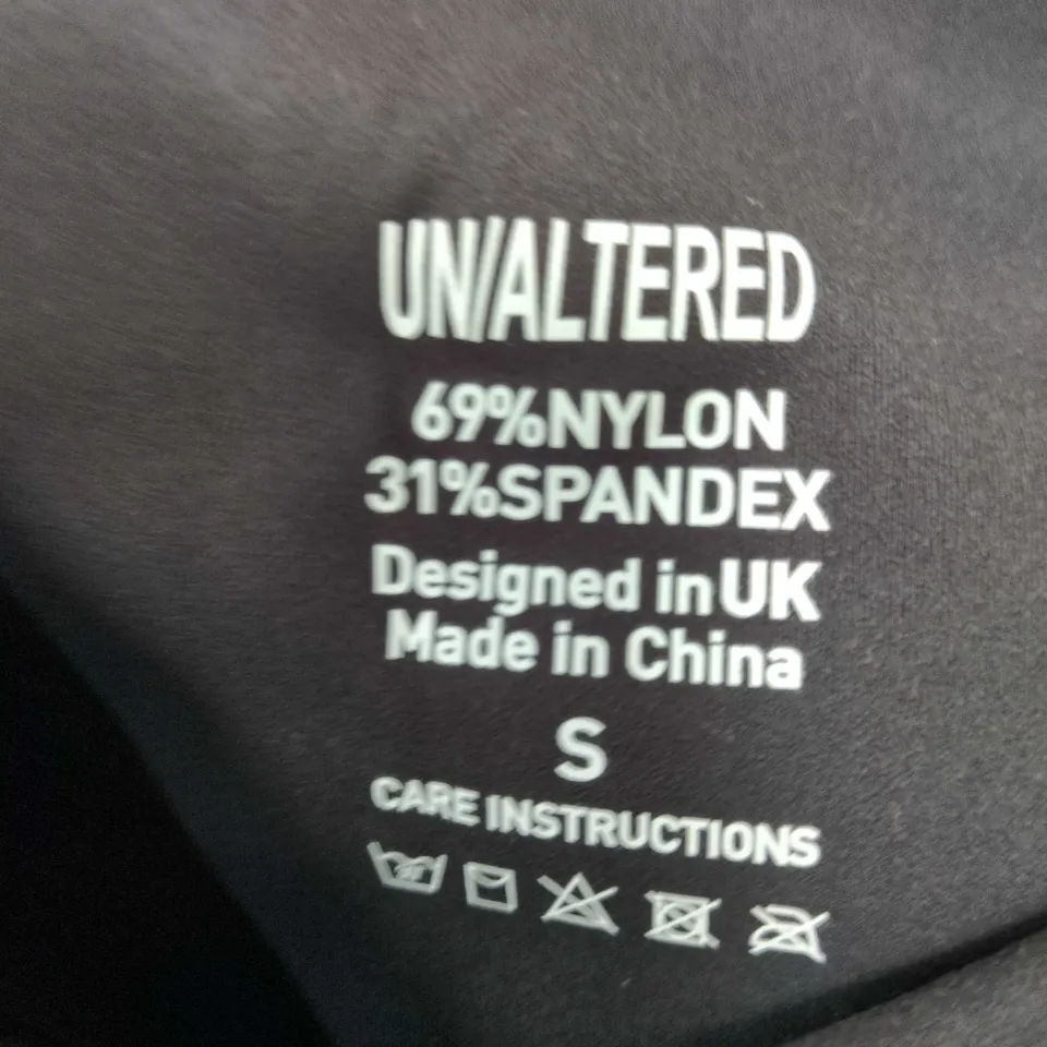 UNALTERED LEGGINGS - 69% NYLON, 31% SPANDEX - DESIGNED IN UK - SIZE S
