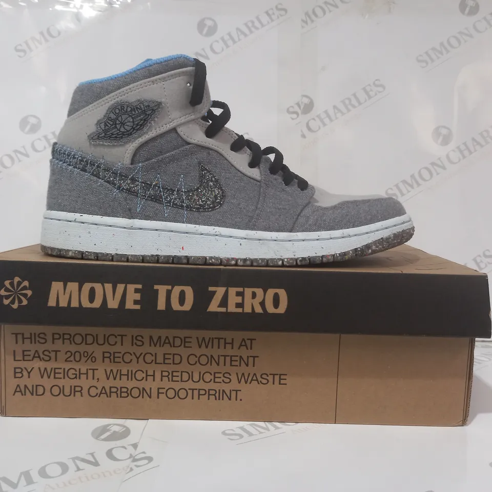 BOXED PAIR OF NIKE AIR JORDAN SHOES IN DENIM COLOUR UK SIZE 8