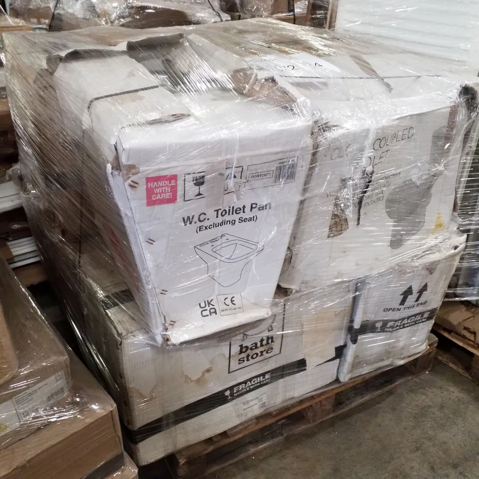 PALLET CONTAINING APPROXIMATELY 7 BATHSTORE TOILETS