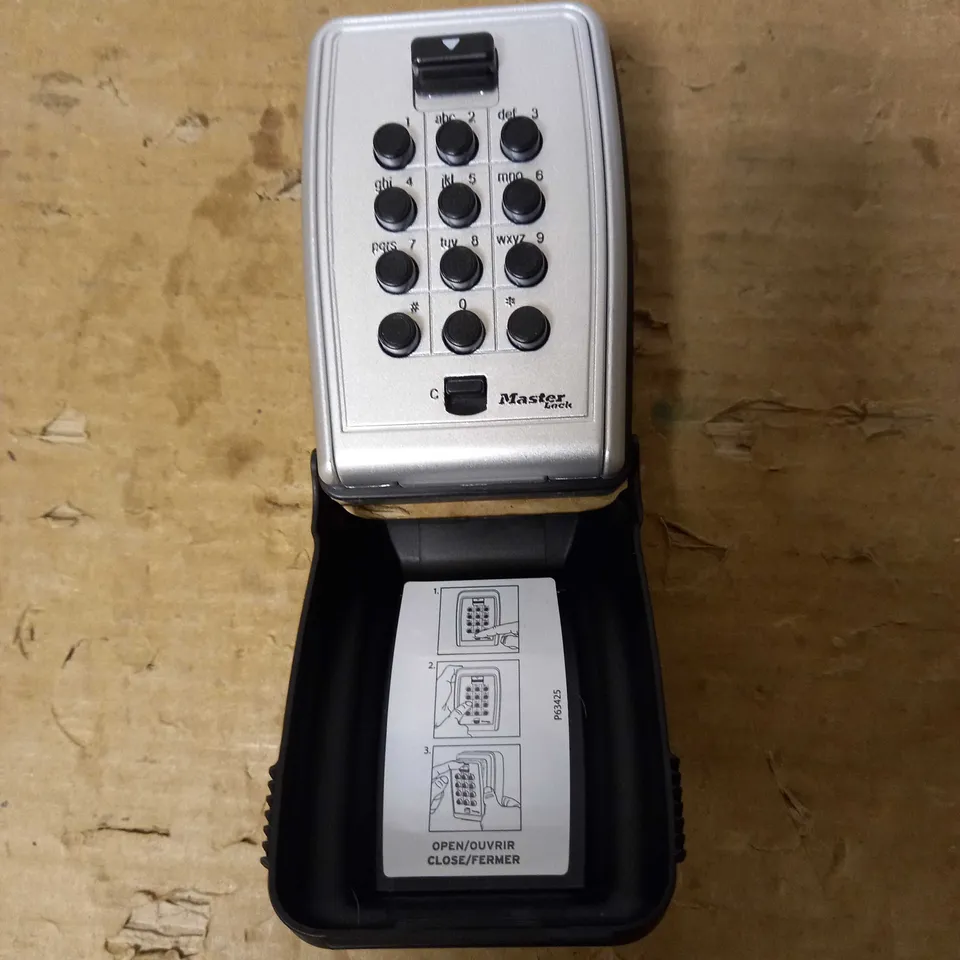 MASTER LOCK KEY SAFE
