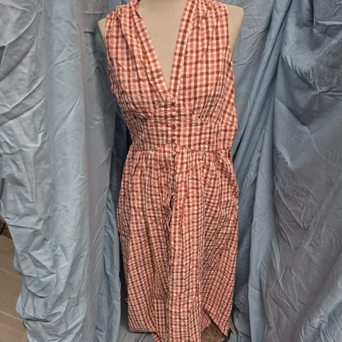 NOBODY'S CHILD SLEEVELESS MIDI DRESS – RED GINGHAM, UK6