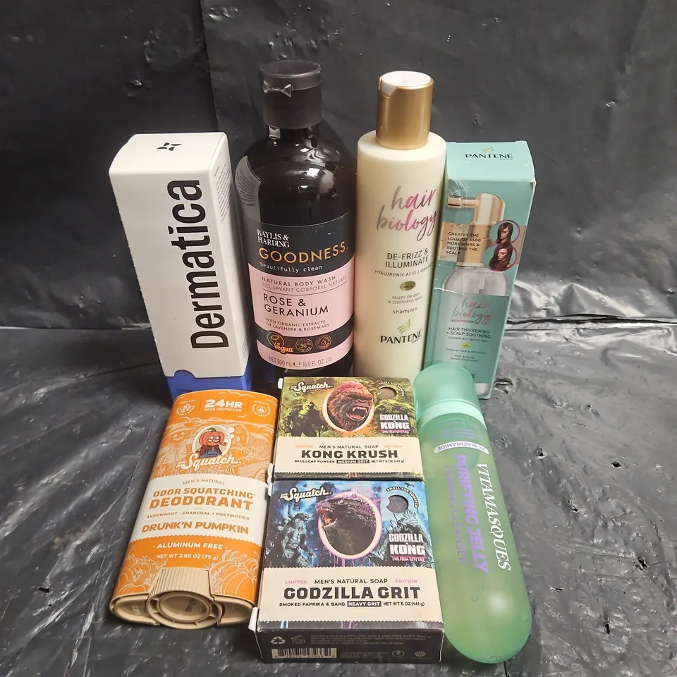 APPROXIMATEY 20 ASSORTED HEALTH AND BEAUTY PRODUCTS TO INCLUDE - PANTENE HAIR BIOLOGY SHAMPOO - DERMATICA SQUALENE CREAM CLEANSER - DR SQUATCH SOAP - ETC