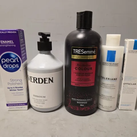 APPROXIMATELY 10 ASSORTED HEALTH & BEAUTY ITEMS TO INCLUDE - PEARL DROPS WHITER TEETH , TRESEMME COLOUR , VERDEN HAND & BODY WASH ETC