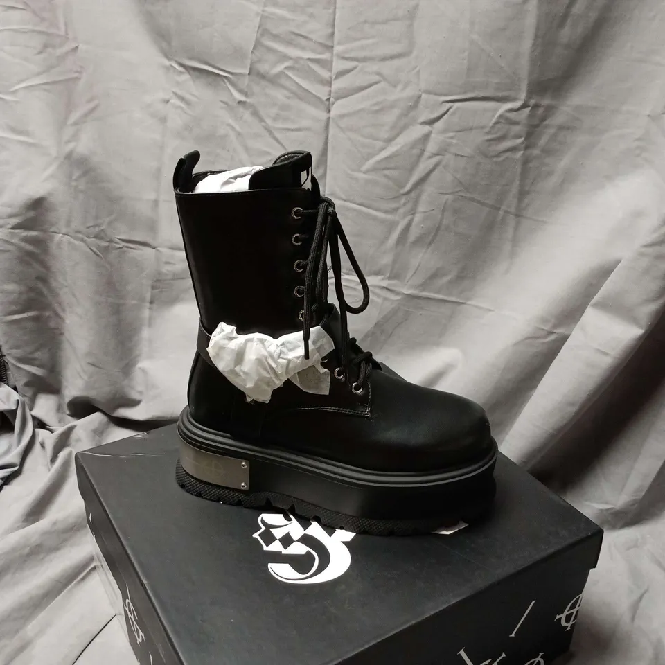 KOI BLACK LEATHER COMBAT BOOTS WITH THICK PLATFORM SOLE – UK SIZE 4