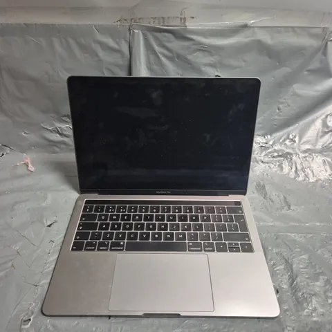 APPLE MACBOOK PRO  - A2159