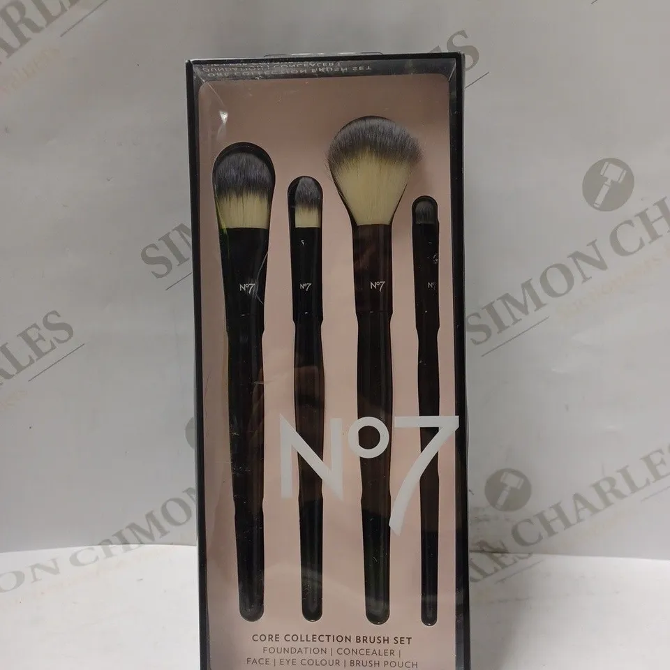 NO.7 CORE COLLECTION MAKE UP BRUSH SET WITH POUCH