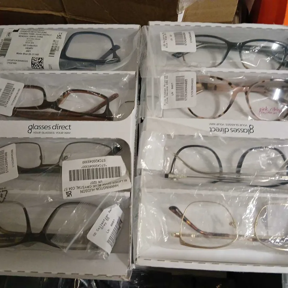 LOT OF APPROXIMATELY 25 ASSORTED PAIRS OF GLASSES 