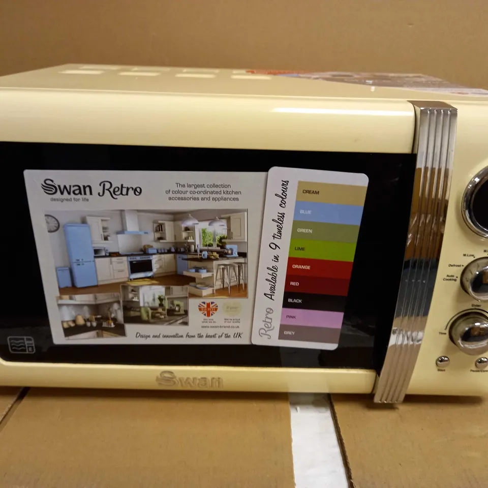 SWAN RETRO 800W MICROWAVE - CREAM