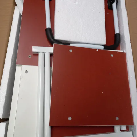 ADJUSTABLE LAPTOP DESK