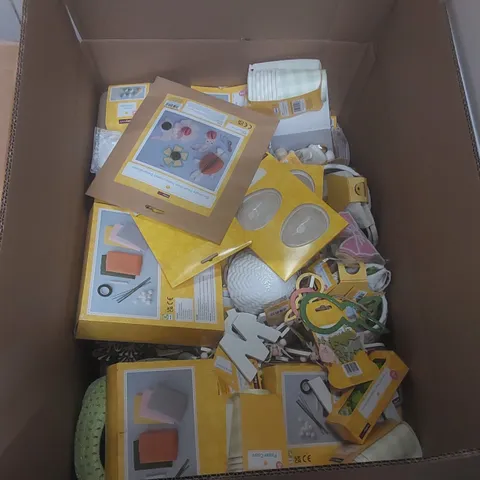BOX CONTAINING A LARGE QUANTITY OF ASSORTED EASTER PRODUCTS