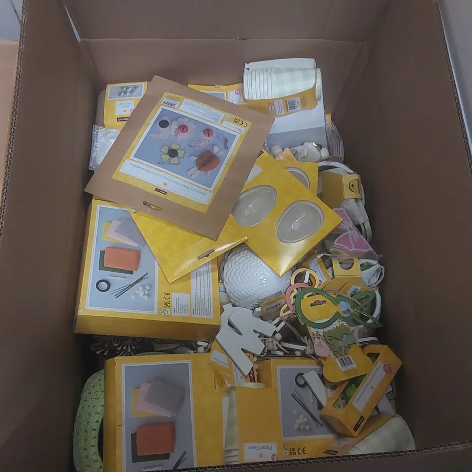 BOX CONTAINING A LARGE QUANTITY OF ASSORTED EASTER PRODUCTS