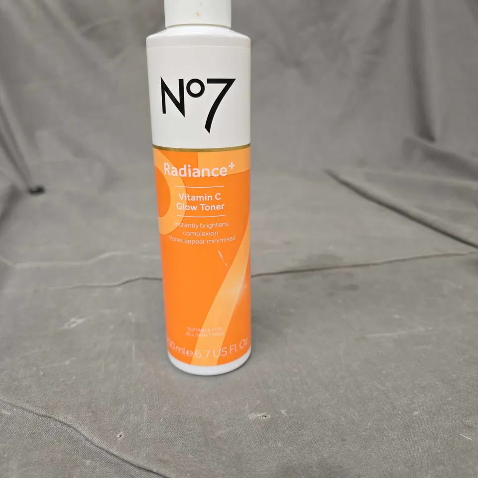 NO7 RADIANCE+ VITAMIN C GLOW TONER 200ML