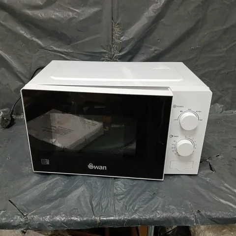 700W MICROWAVE IN WHITE - COLLECTION ONLY 