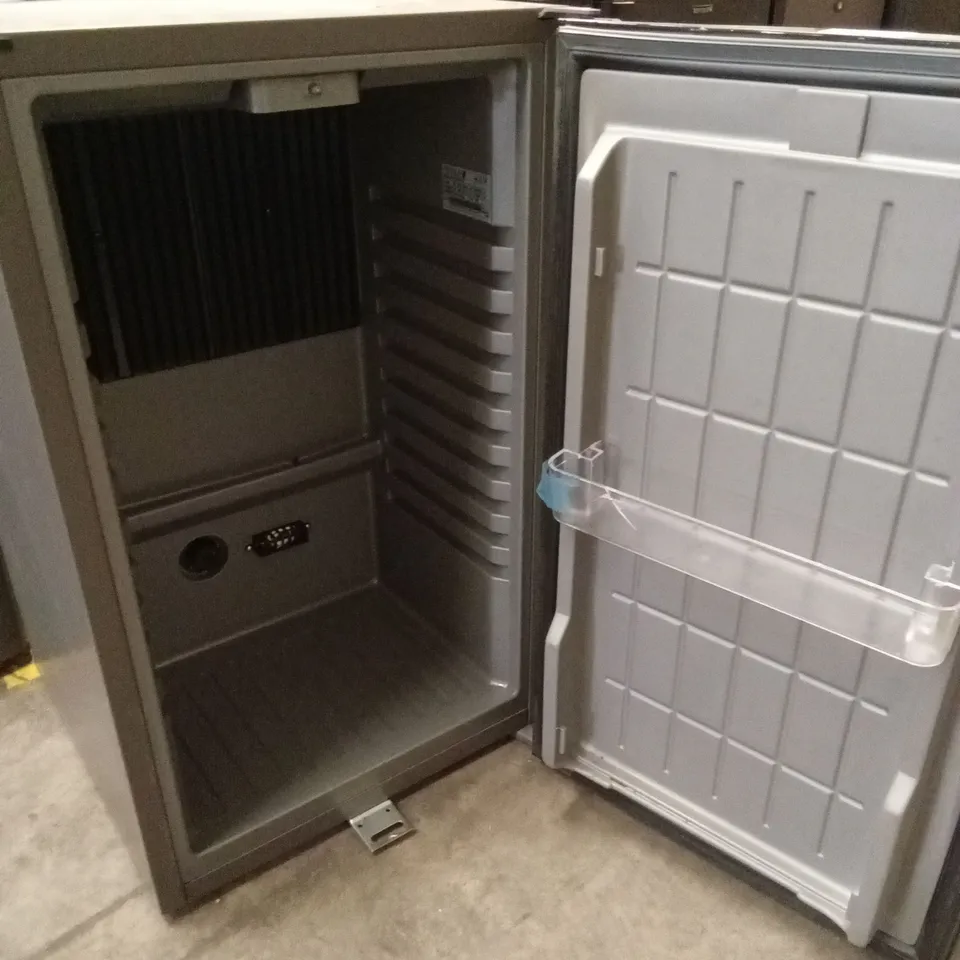 TEFCOLD MINI BAR FRIDGE