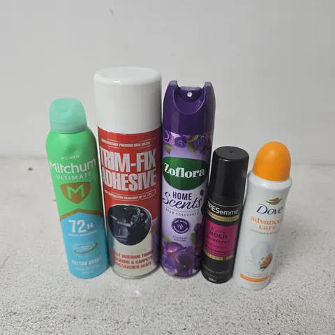 APPROXIMATELY 15 ASSORTED AEROSOLS TO INCLUDE TRIM-FIX ADHESIVE, ZOFLORA HOME SCENTS, MITCHUM WOMEN ULTIMATE, ETC - COLLECTION ONLY
