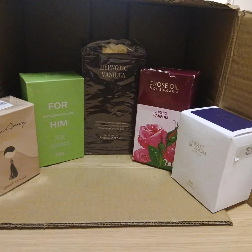 APPROXIMATELY 10 ASSORTED BOXED FRAGRANCES TO INCLUDE; FAR AWAY GOLDEN, ZARA, REGINA ROSES AND VIOLET BLOSSOM