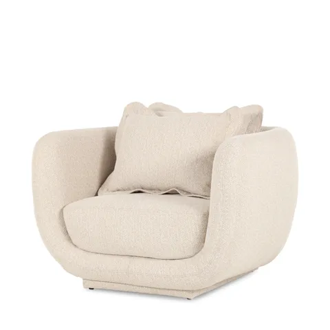 BRAND NEW BOXED BAIE SNUGGLER CHAIR IN FORZA FABRIC WITH 2 SCATTER CUSHIONS - NATURAL