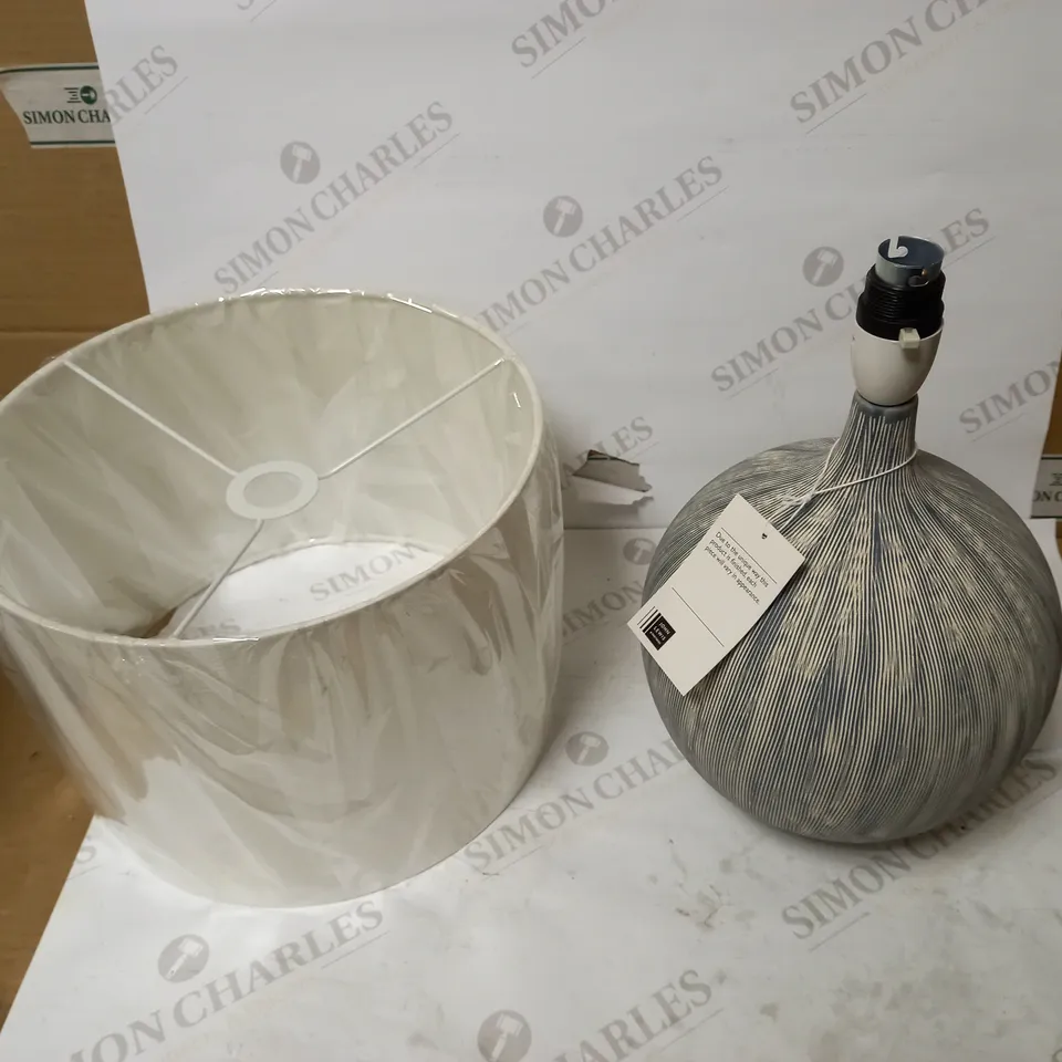 EBONY CERAMIC TABLE LAMP