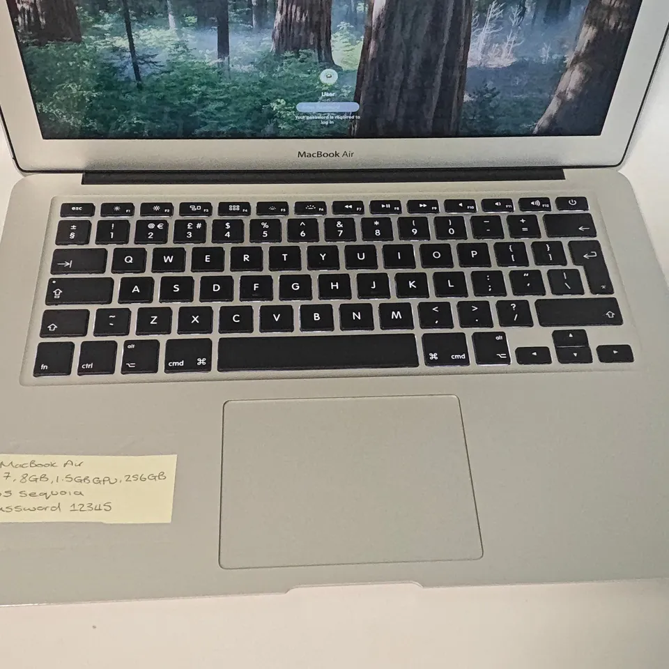UNBOXED APPLE MACBOOK AIR I-7 8GB/256GB IN SILVER - A1466