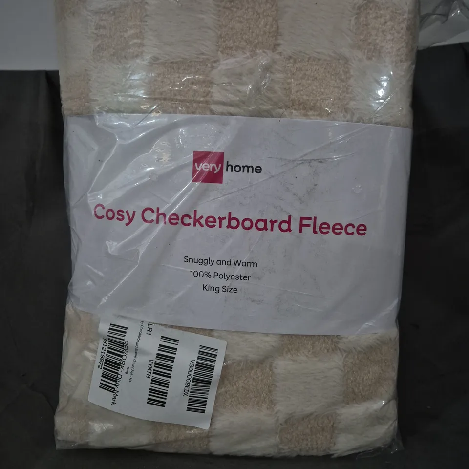 VERY HOME COSY CHECKERBOARD FLEECE KING SIZE 