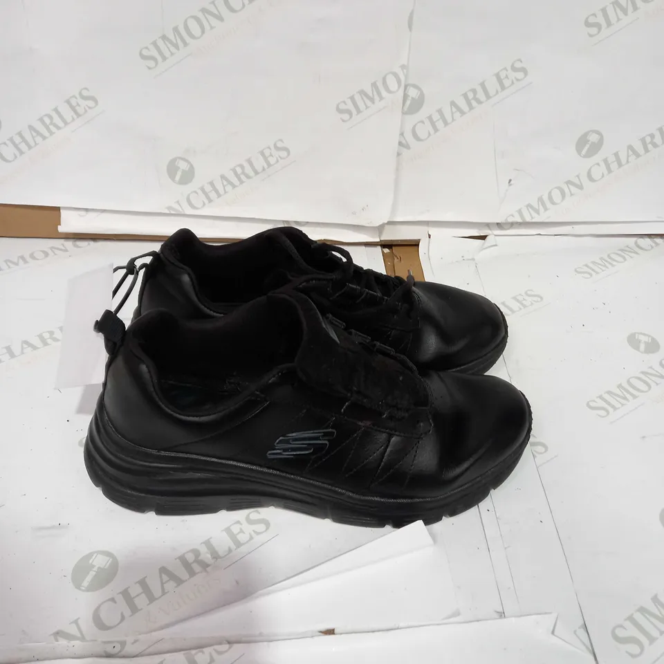 SKECHERS LITE-WEIGHT TRAINER BLACK - SIZE UK 5.5
