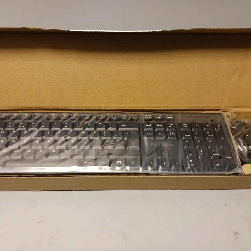 BOXED KENSINGTON PRO FIT WIRELESS DESKTOP SET