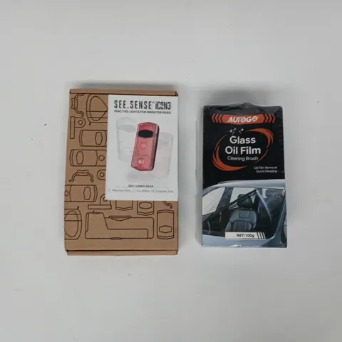 APPROXIMATELY 8 ASSORTED ITEMS TO INCLUDE GLASS OIL FILM CLEANING BRUSH, ETC