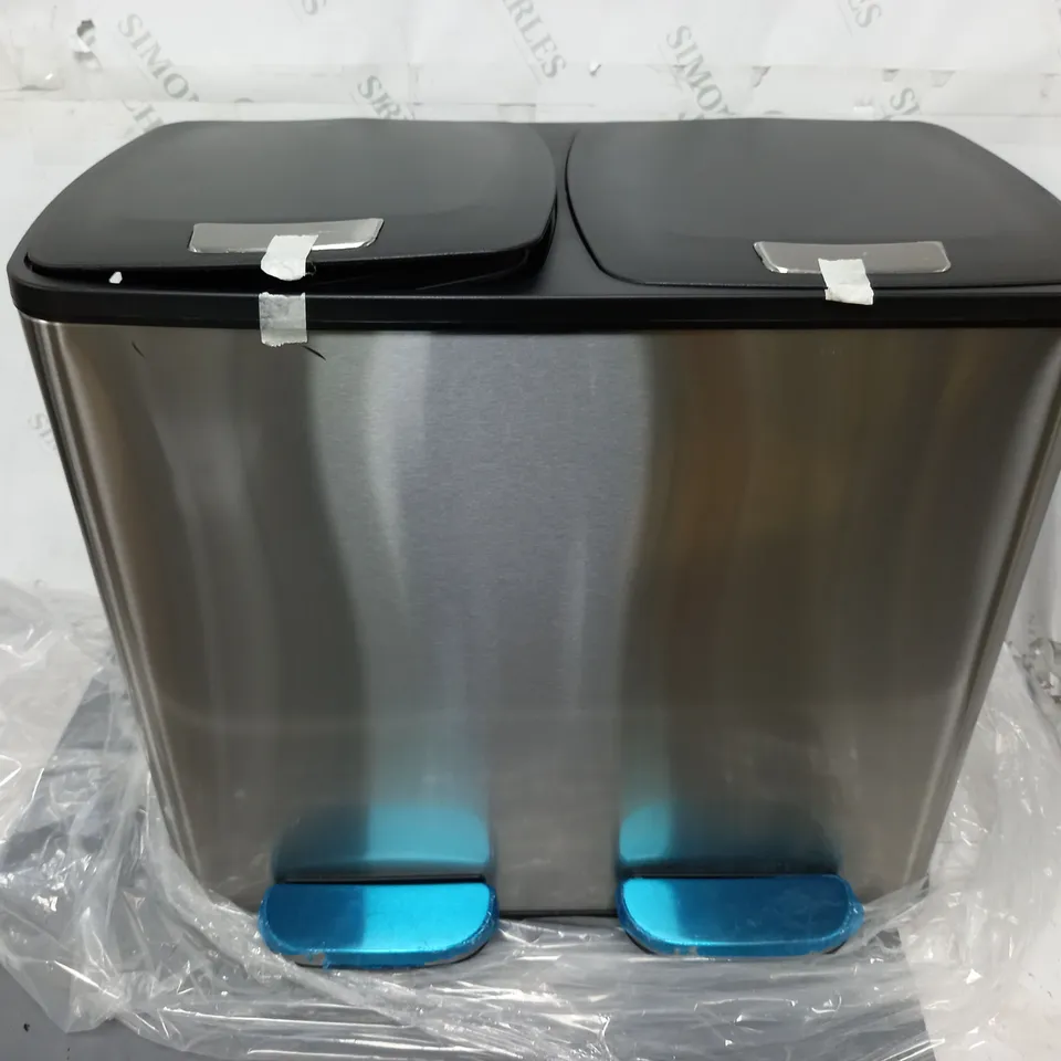 DUAL PEDAL BIN IN SILVER/BLACK