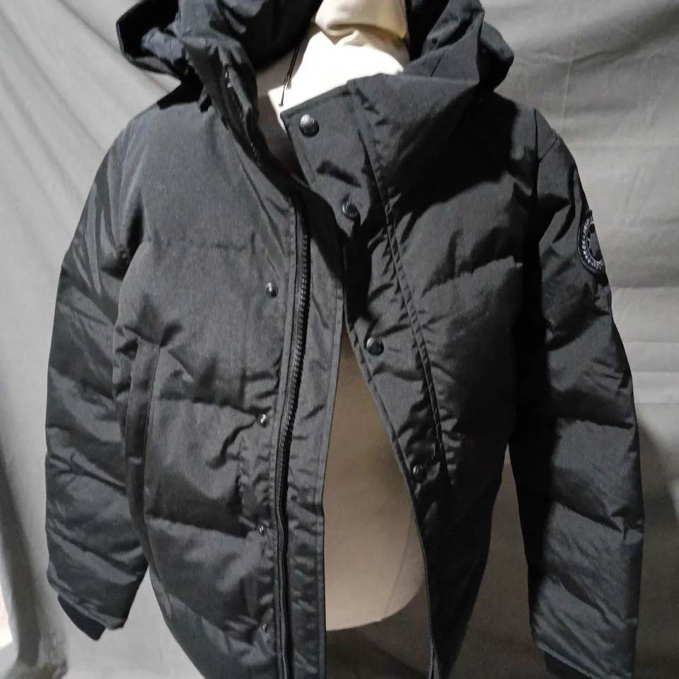 CANADA GOOSE MEN'S BLACK HOODED PUFFER JACKET - SIZE S