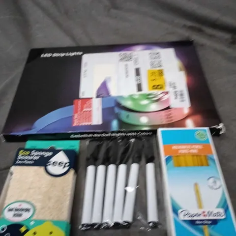 APPROXIMATELY 15 ASSORTED HOUSEHOLD ITEMS TO INCLUDE LED STRIP LIGHTS, ECO SPONGE SCOURER AND PAPER MATE MECHANICAL PENCILS
