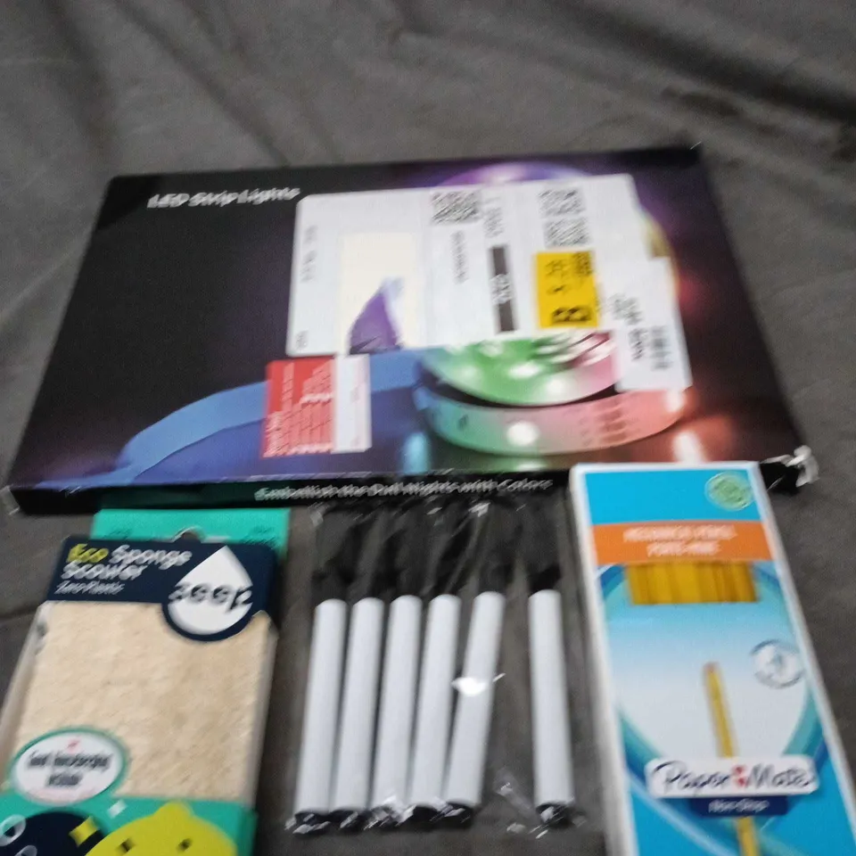 APPROXIMATELY 15 ASSORTED HOUSEHOLD ITEMS TO INCLUDE LED STRIP LIGHTS, ECO SPONGE SCOURER AND PAPER MATE MECHANICAL PENCILS
