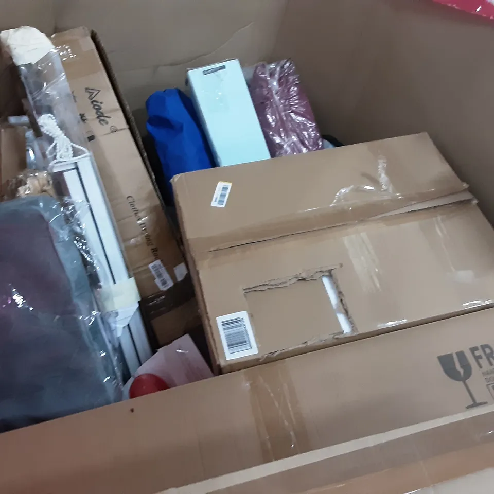 PALLET OF ASSORTED PRODUCTS TO INCLUDE PIPISHELL TOILET SEAT, MOVTOTOP BEACH UMBRELLA, CURTAIN RAILING, TAIYUHOMES ROLLER BLIND, AIODE CLOTHS DRYING RACK