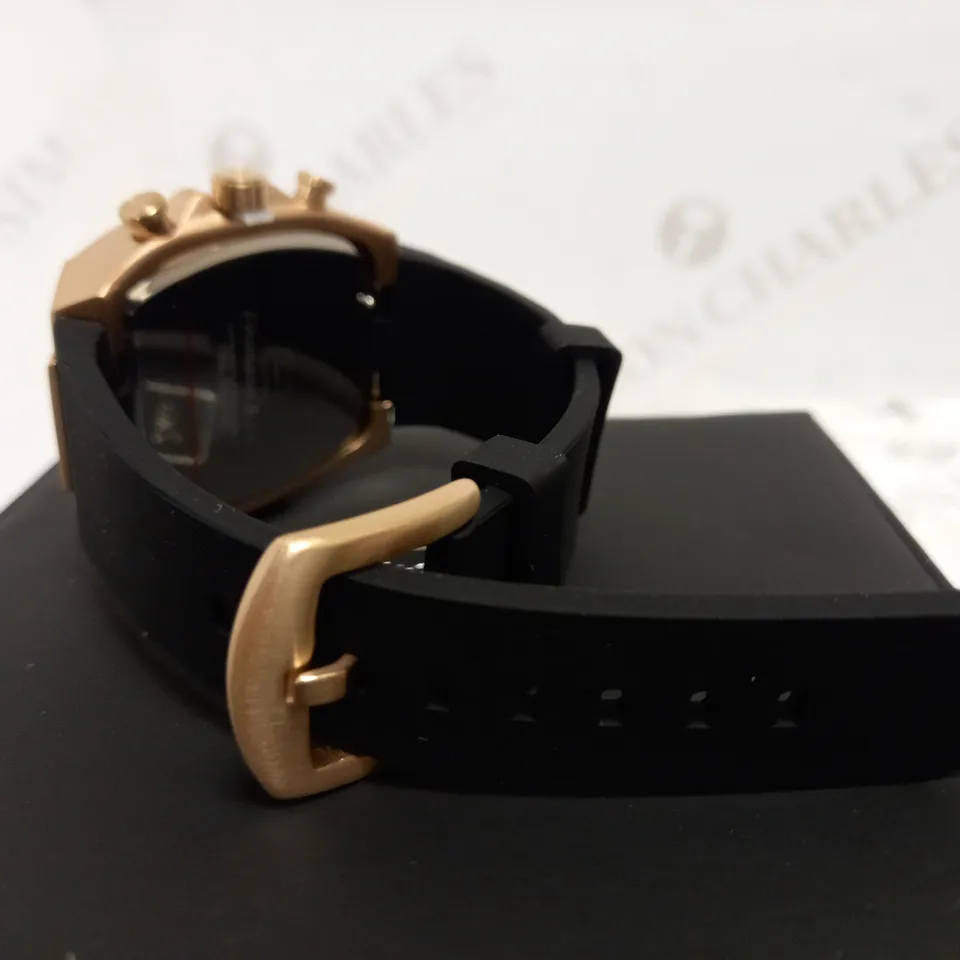 ZIHLMANN & CO TRIPLE DIAL STUD DETAIL RUBBER STRAP WATCH