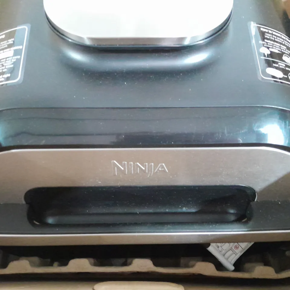 OUTLET BOXED NINJA FOODI MAX HEALTH GRILL & AIR FRYER WITH AUTO IQ AG551UK