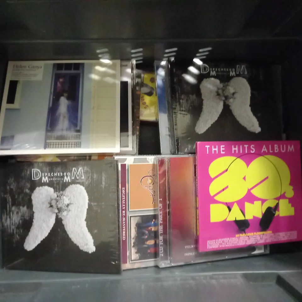 LOT OF APPROXIMATELY 20 CDS TO INCLUDE TAKE THAT, TAYLOR SWIFT AND DEPECHE MODE