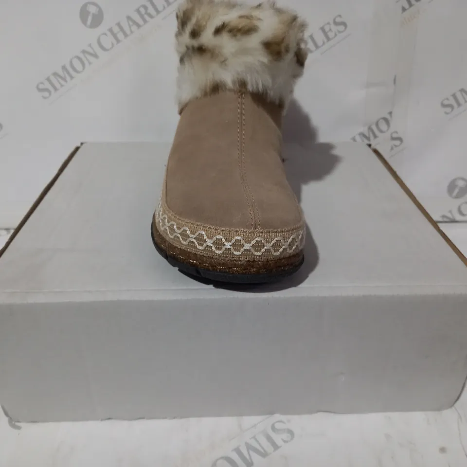 BOXED PAIR OF EARTH ORIGINS EMMALYN BEIGE BOOTIES - SIZE 5