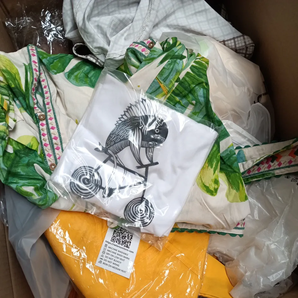 BOX OF APPROXIMATELY 25 ASSORTED CLOTHING ITEMS TO INCLUDE ASOS, TOPSHOP ETC