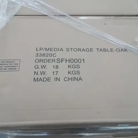 PALLET CONTAINING LARGE QUANTITY OF LP/MEDIA STORAGE TABLE -OAK-