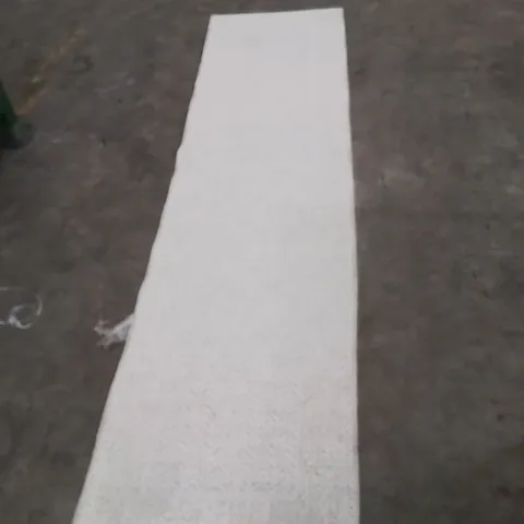 QUALITY DESIGNER AREA RUG - APPROXIMATELY 230X60CM