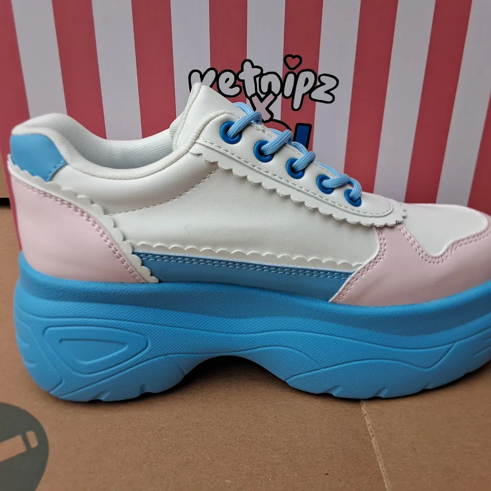 BRAND NEW BOXED KOI KETNIPZ BEAN SAYS HI CHUNKY TRAINERS IN BLUE - UK 3