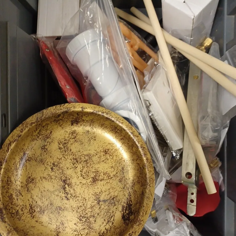 BOX OF APPROXIMATELY 20 ASSORTED HOUSEHOLD ITEMS TO INCLUDE LG TELEVISION REMOTE CONTROL, CUPCAKE KIT, HAND TOOL ETC