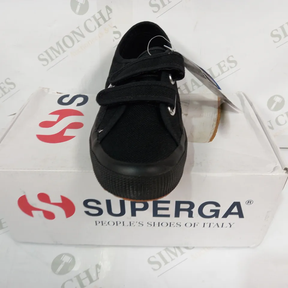 BOXED PAIR OF SUPERGA JVEL CLASSIC SHOES IN BLACK UK SIZE 3.5