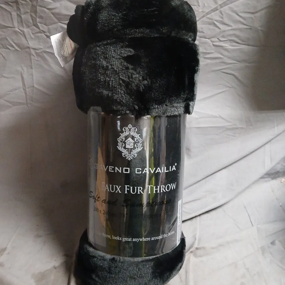 GAVENO CAVAILIA FAUX FUR THROW – BLACK 200 X 240CM