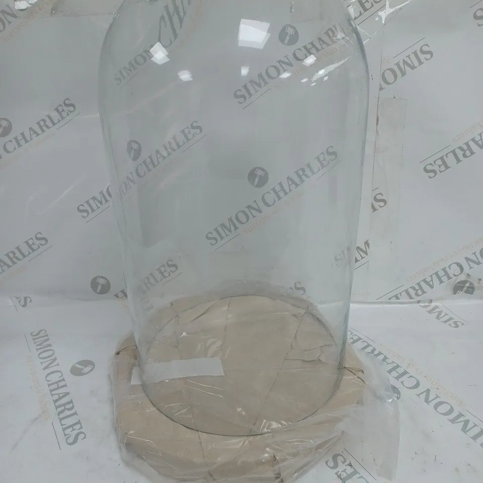 GLASS DISPLAY DOME